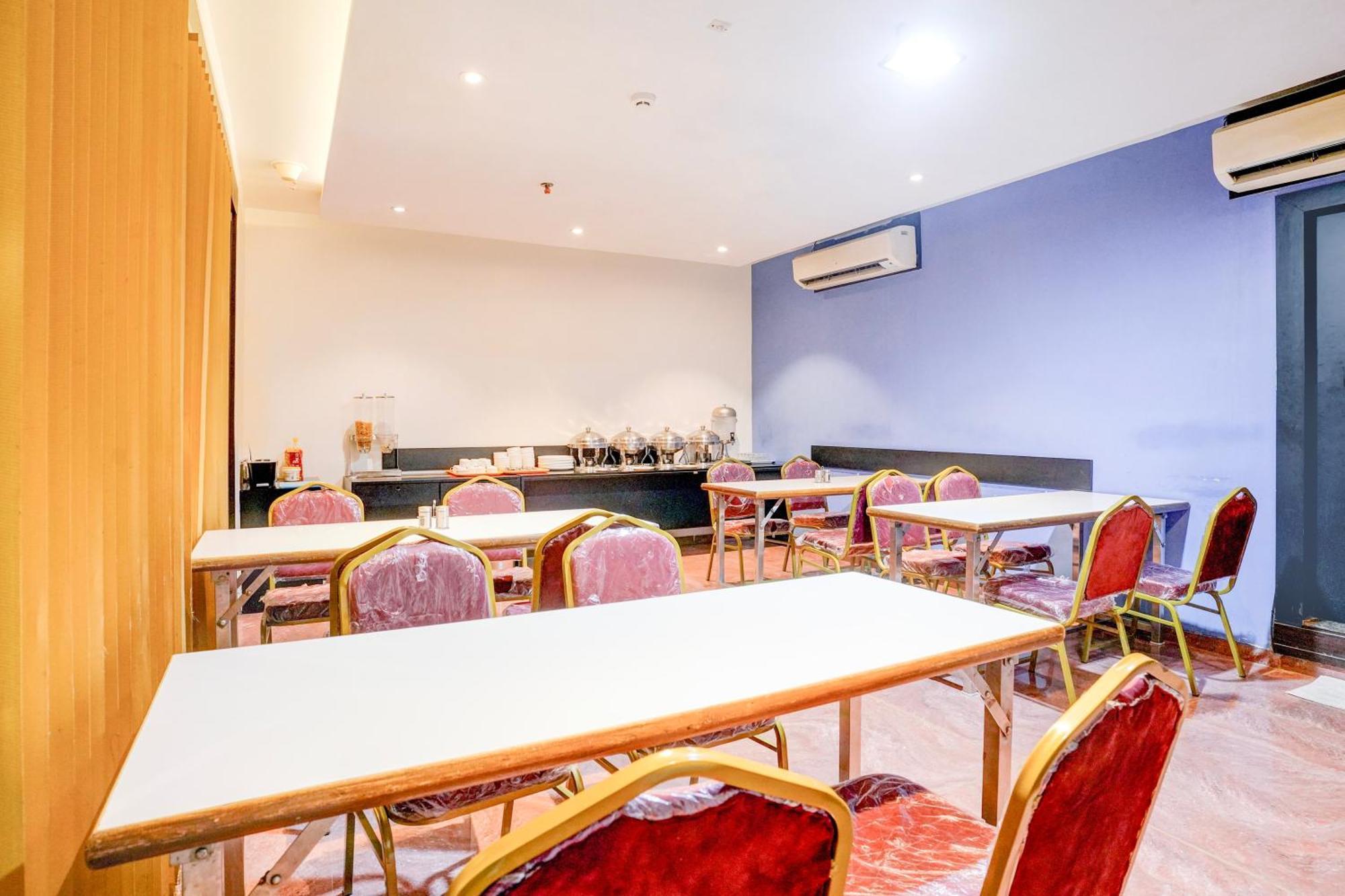 Super Townhouse Oak Times Square Le Western Hotel Mumbai