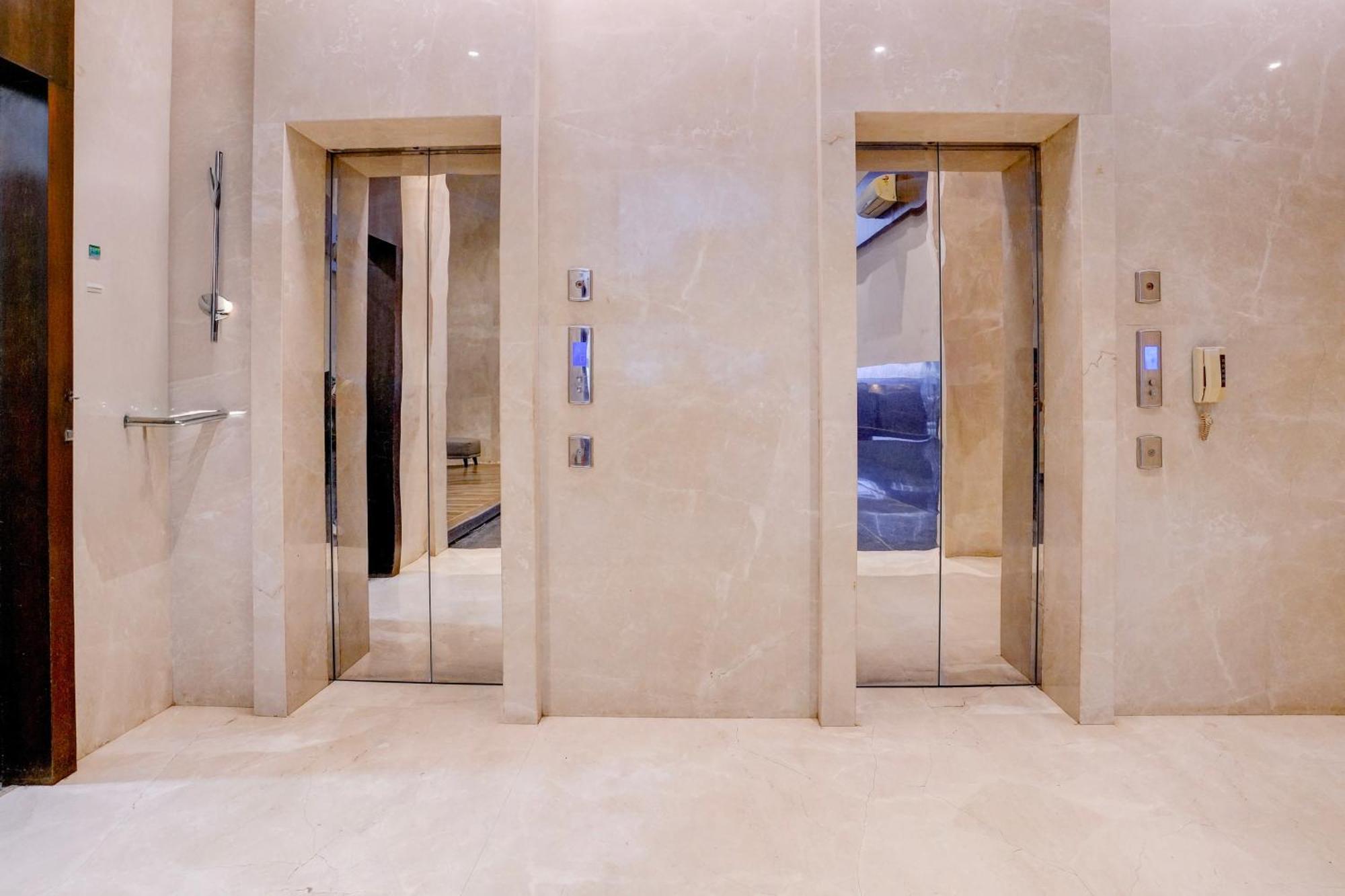 Hotel Super Townhouse Oak Times Square Le Western Mumbai