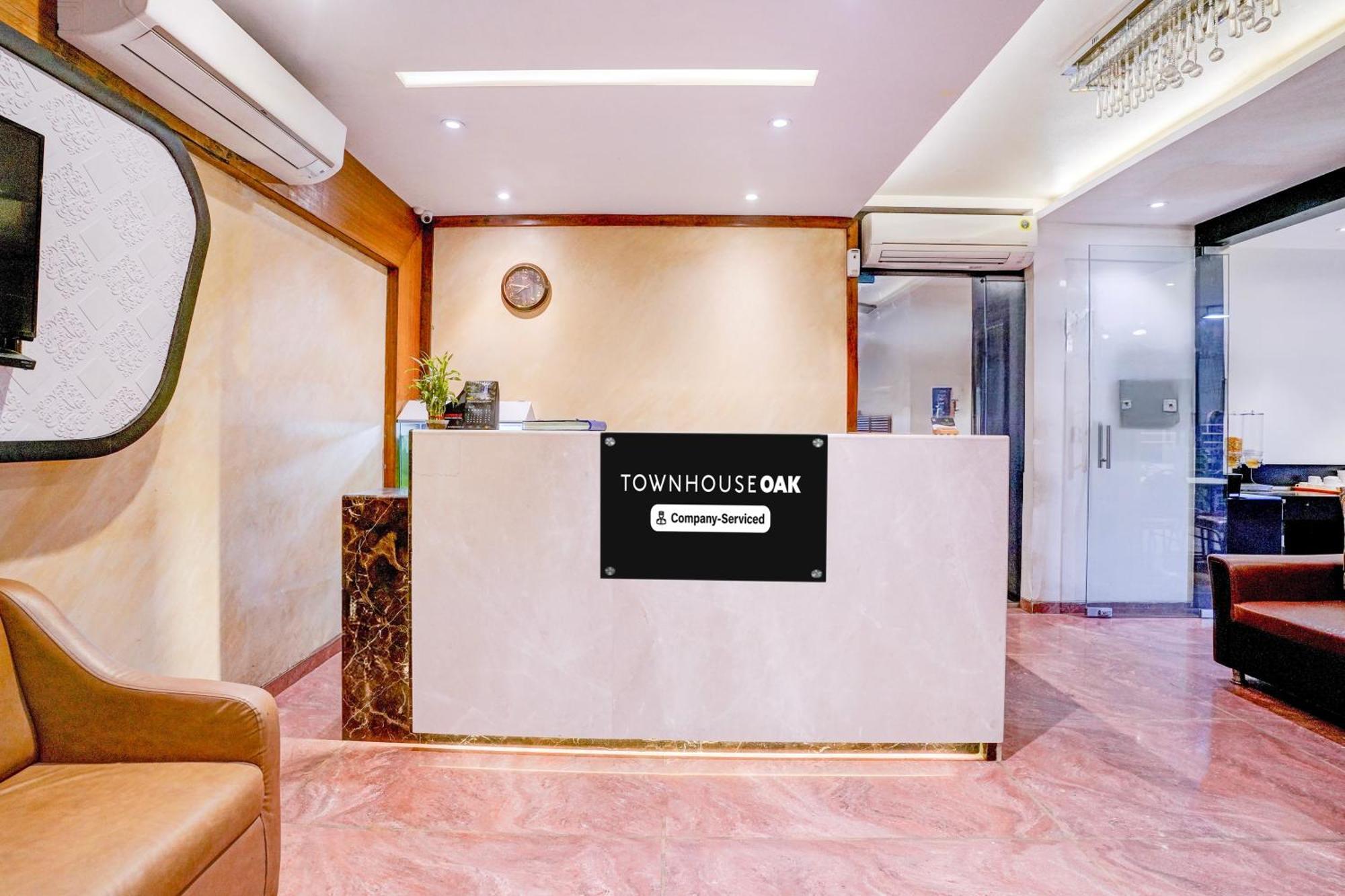 Super Townhouse Oak Times Square Le Western Mumbai