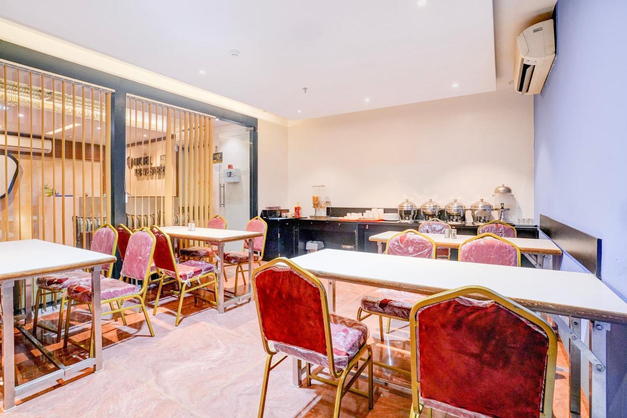Hotel Super Townhouse Oak Times Square Le Western Mumbai