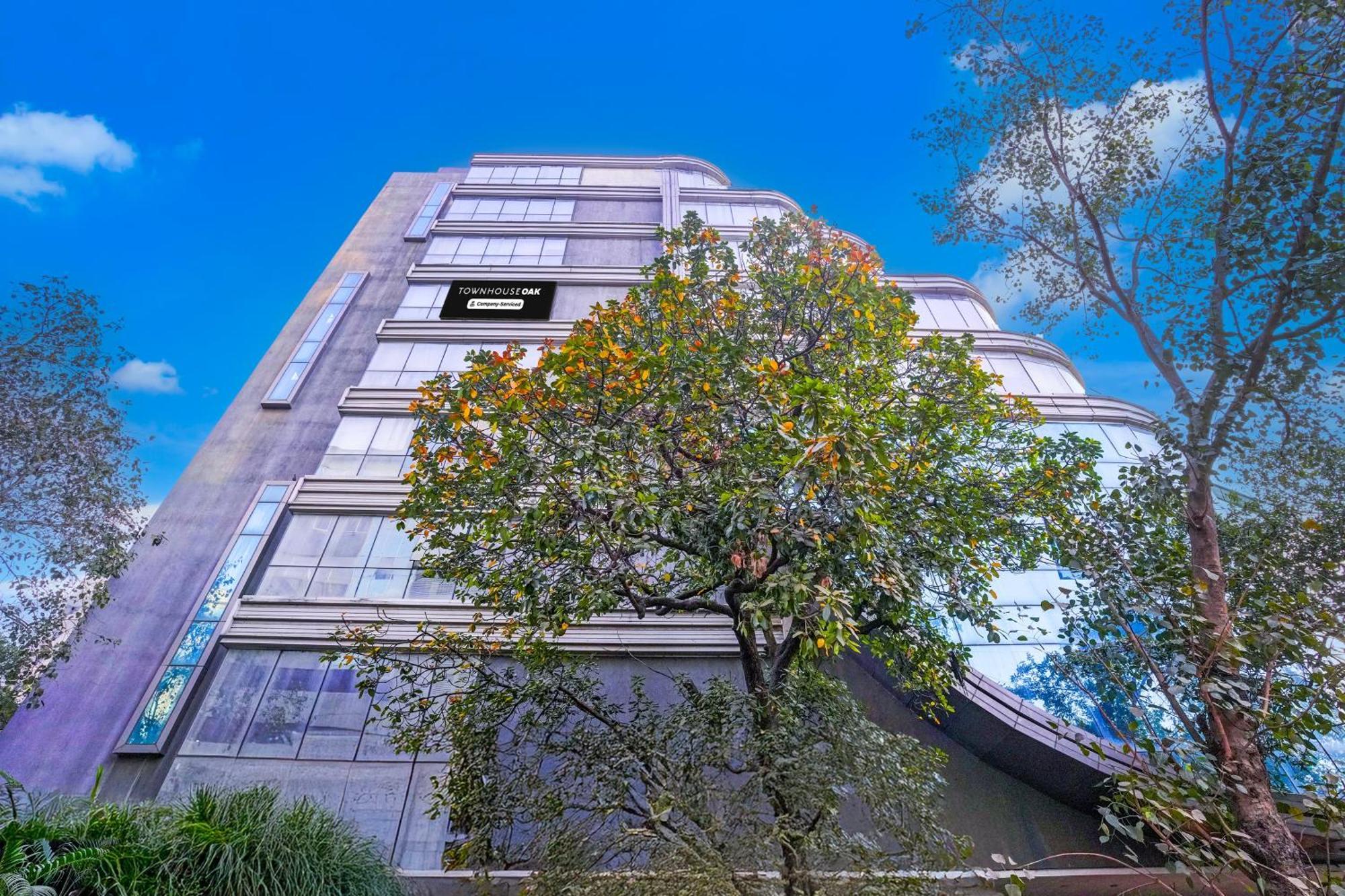 होटल Super Townhouse Oak Times Square Le Western 3*