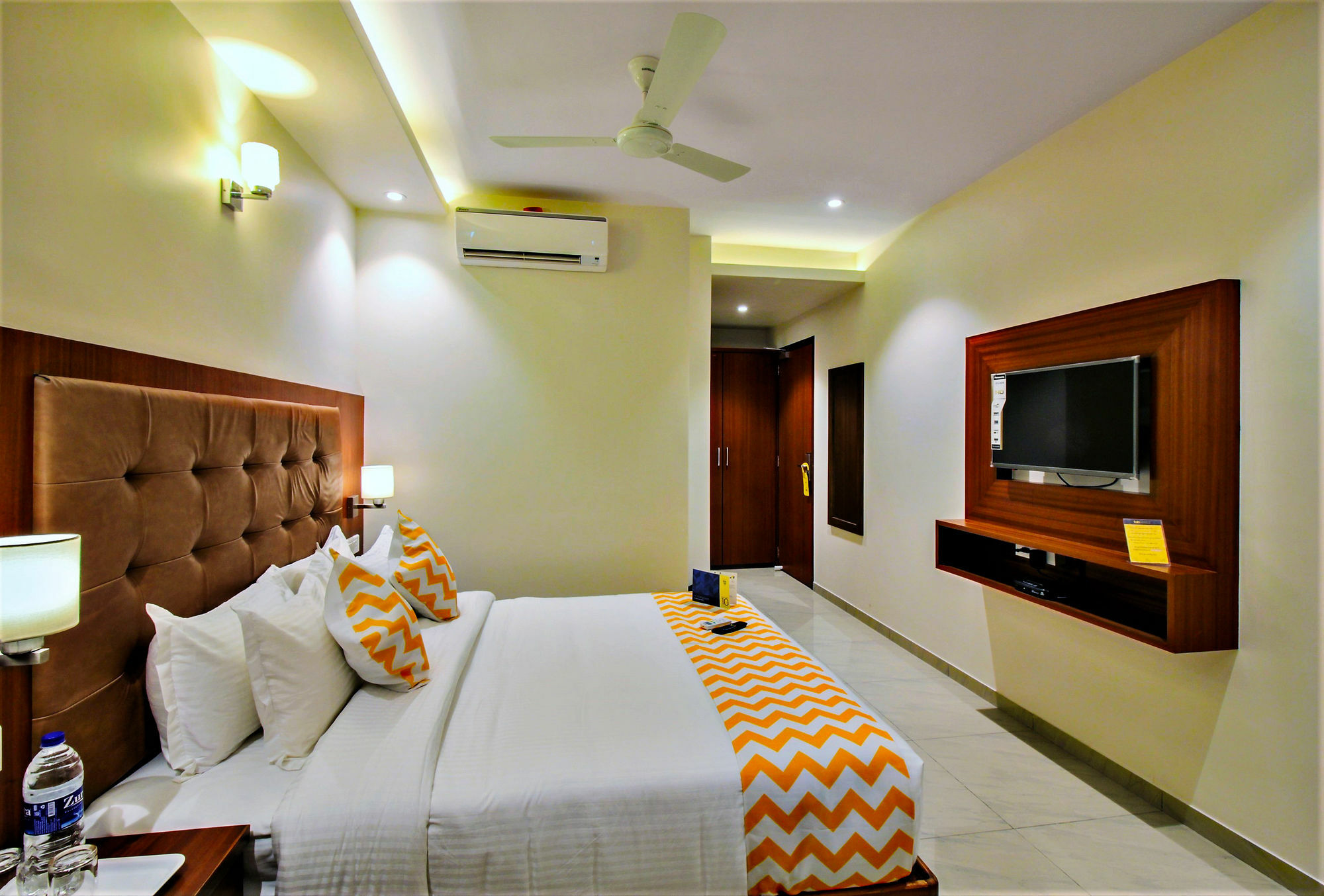 होटल Super Townhouse Oak Times Square Le Western 3*